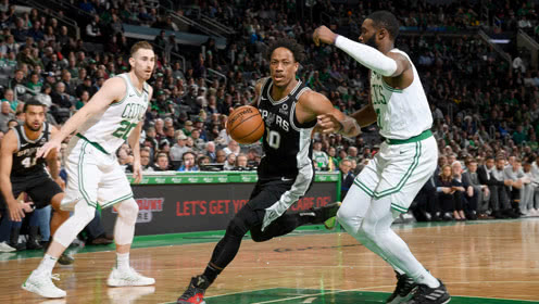 【NBA集锦】忍不了了 沃克遭离奇驱逐球迷向场中投掷水瓶险爆头