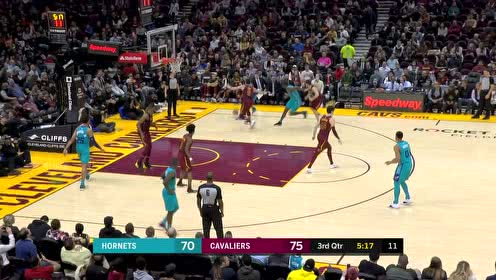 【NBA集锦】格拉汉姆穿裆妙传 比永博双手暴扣