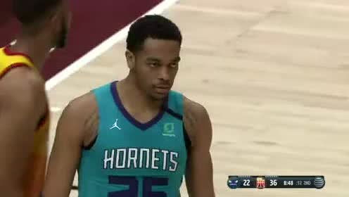 【NBA录像回放】黄蜂vs爵士第2节 格拉汉姆连线比永博篮下吃饼轻松扣篮