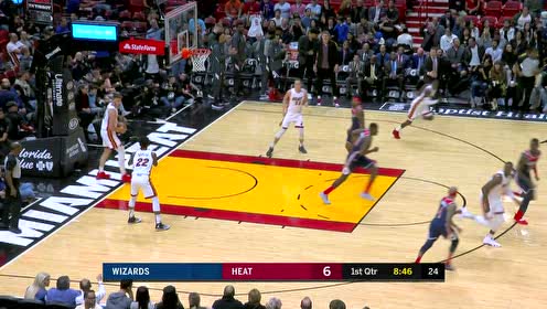 【NBA集锦】操作起来了！比尔胯下撤步急停跳投打疯替补席