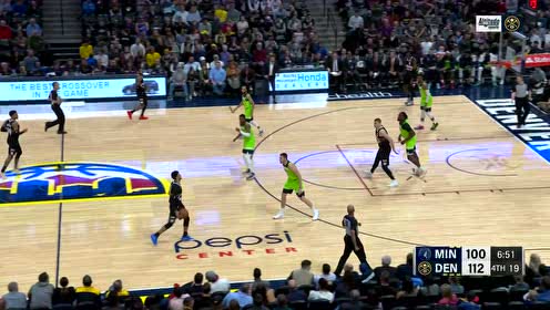 【NBA集锦】在低位大开杀戒！约基奇转身上篮灵活自如