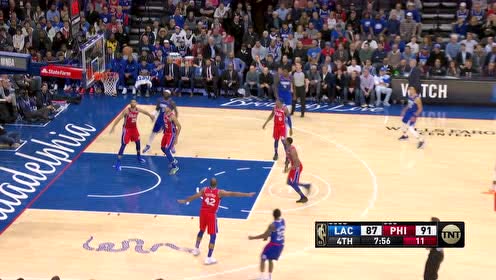 【NBA集锦】爸爸的感觉回来了！路威单打干拔三分命中