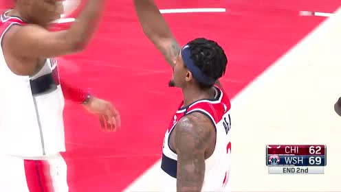 【NBA集锦】与时间赛跑的男人！比尔镇定自如读秒中投压哨入网