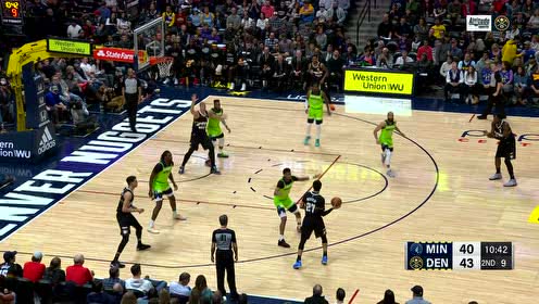 【NBA集锦】简直是脑后长眼！普拉姆利背对篮筐直接上篮惊呆众人