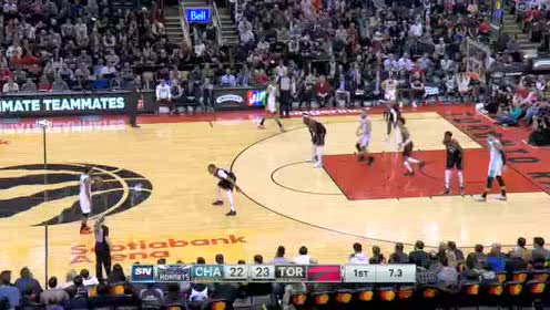 【NBA录像回放】黄蜂vs猛龙第1节 格拉汉姆压哨三分强势反击