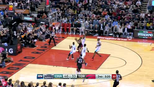 【NBA集锦】晃得你找不到北！洛瑞风骚欧洲步飞身上篮美如画