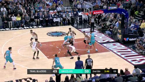 【NBA集锦】抓紧时间追分 灰熊失误利拉德策动反击助阿里扎三分得手