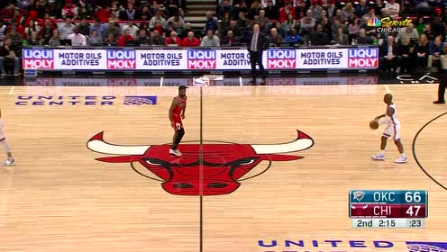 【NBA集锦】感受下球队老大的厉害 拉文反击暴扣+突破上篮连取4分