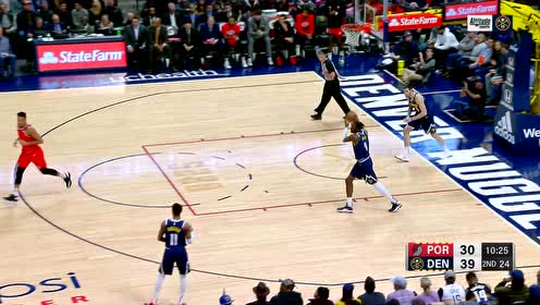 【NBA集锦】麦科勒姆无视防守直插腹地 自投自补十分强硬