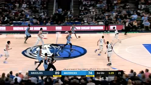 【NBA集锦】难以置信的柔和手感 杰克逊三分再中独行侠被迫暂停