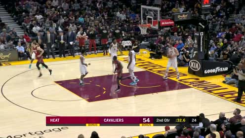 【NBA集锦】纳恩大步流星甩开防守 变向过人挑篮命中