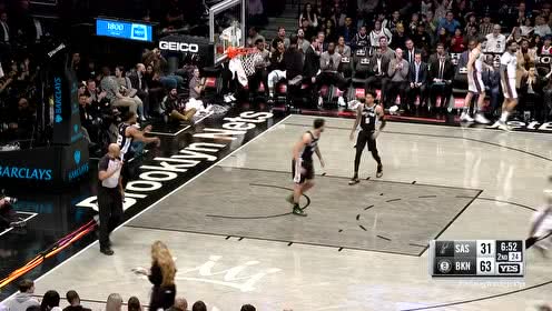 【NBA集锦】奇扎空中折叠吸引两人防守 喂饼小乔丹单臂暴扣空篮