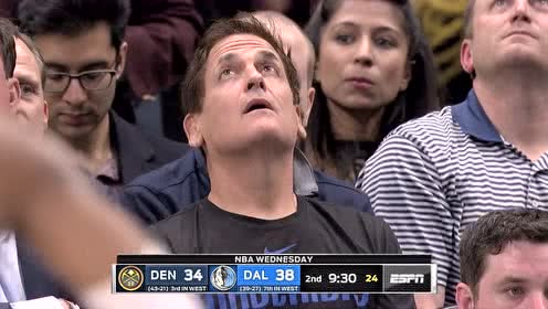 【NBA集锦】得分如同探囊取物 东契奇篮下晃起两人强硬打进2+1