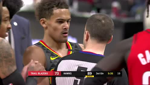 【NBA集锦】身体碰撞有点激烈 特雷杨穿裆过人惨遭阿里扎撞飞