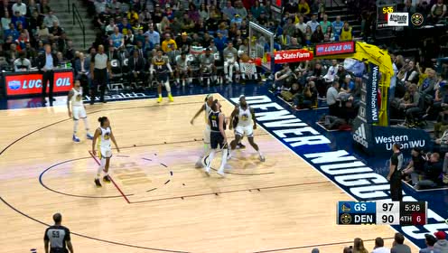 【NBA集锦】用身体来硬碰硬 约基奇贴身背打本德尔转身抛投拿下两分