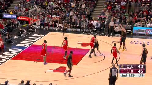 【NBA集锦】乐福外线出手 拉弓射箭三分飚中