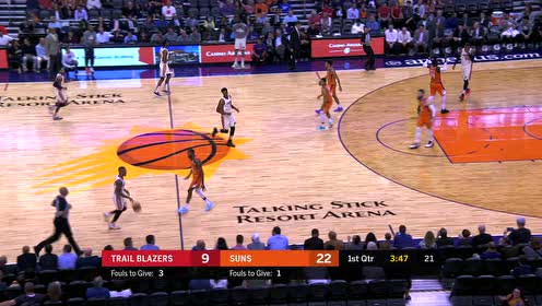 【NBA集锦】利拉德都看傻了！中锋贝恩斯单打利拉德后撤步三分稳稳命中