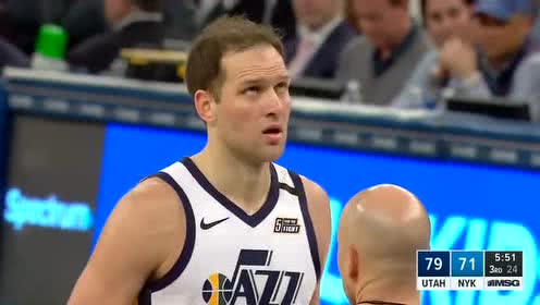 【NBA录像回放】爵士vs尼克斯第3节 戈贝尔空接暴扣势大力沉