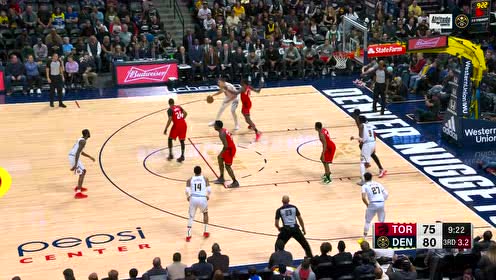 【NBA集锦】不起跳也能进球！约基奇转身不起跳投篮一气呵成