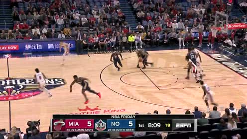 【NBA集锦】霍勒迪抢断快攻一气呵成 突破上篮轻松写意