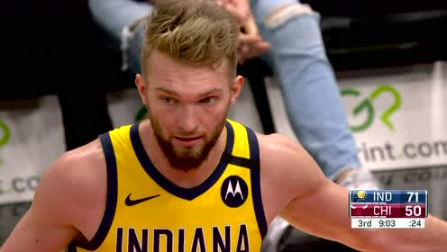 【NBA录像回放】步行者vs公牛第3节 哈里森助飞加福德双臂拽筐暴扣