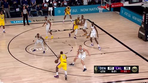 【NBA集锦】裁判天秀虚晃所有观众 詹姆斯幻听哨响停球反被吹走步？