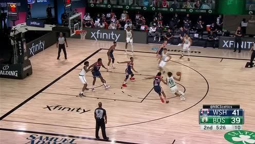 【NBA集锦】弹道无需修正 沃特斯张手三分反超比分