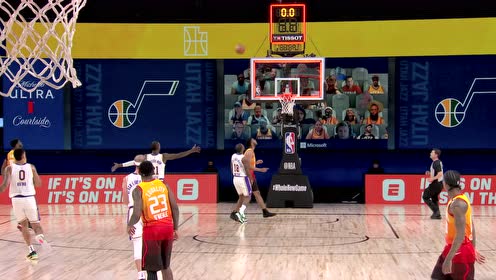 【NBA集锦】跳得高瞄的准 穆迪埃追身滑翔打板压哨！