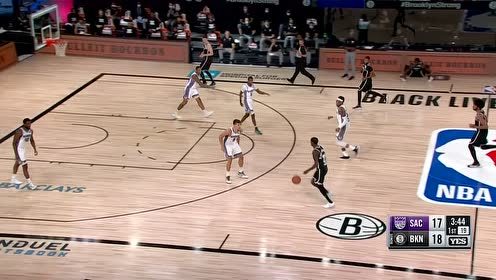 【NBA集锦】默契值一百分！勒维尔假投真传助飞艾伦平地起飞上篮取分