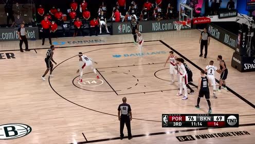 【NBA集锦】就喜欢频繁秀大招 利拉德底角再现高难度漂移三分