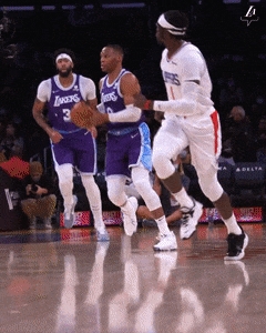 威少与詹姆斯空接