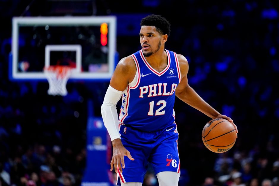 76人前锋哈里斯荣获10月份社区关怀奖