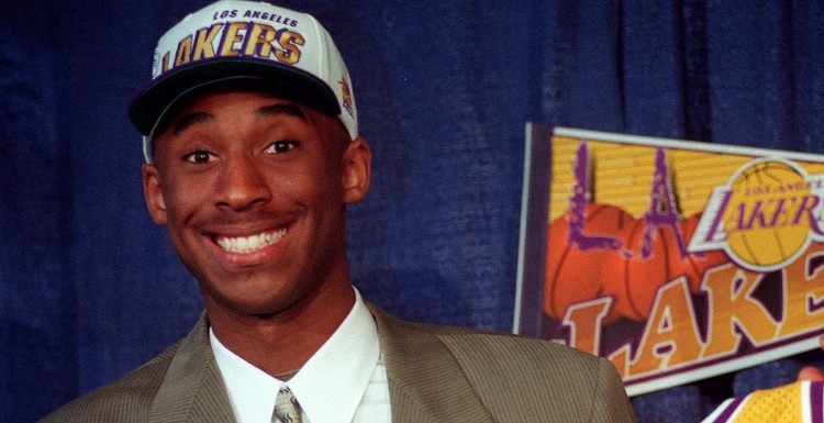 科比加入湖人时间