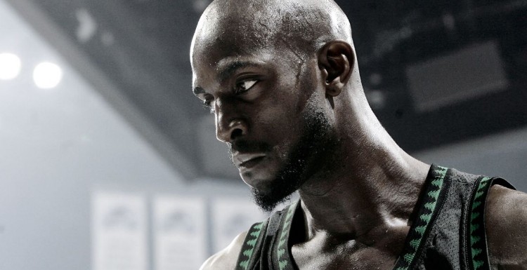 加内特首个三双数据是多少