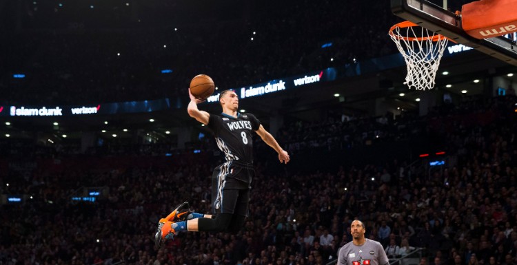 拉文参加过几次扣篮大赛