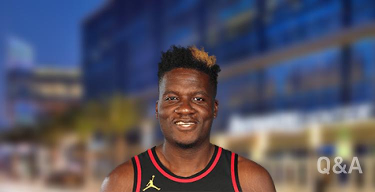 克林特-卡佩拉年薪多少