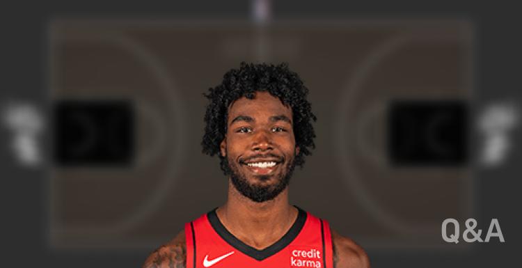 塔里-伊森年薪多少