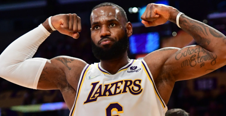 詹姆斯生涯助攻总数是多少？