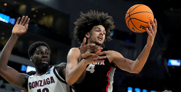 阿萨-纽厄尔打什么位置