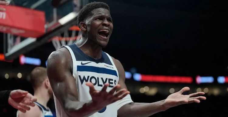 爱德华兹单场最高助攻是多少