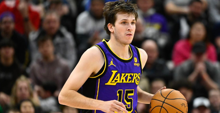 里夫斯湖人首秀数据怎么样