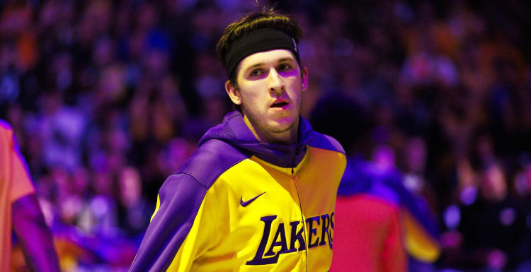 里夫斯生涯薪资有多少