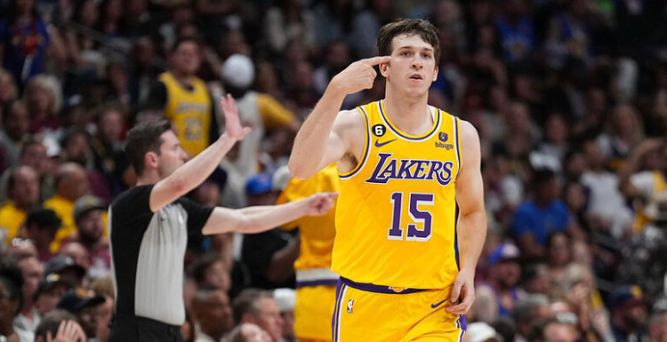 里夫斯湖人年薪是多少