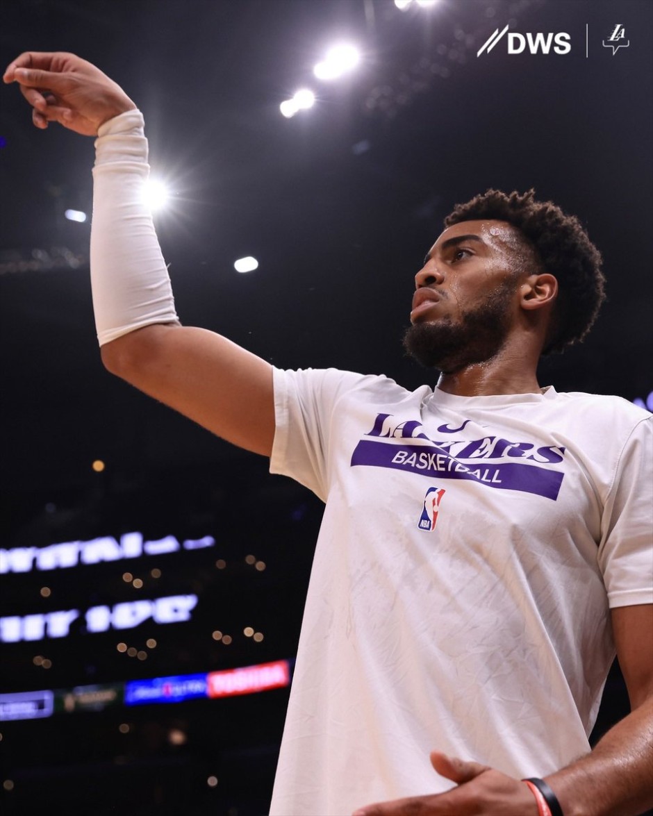 明亮的灯光 DWS_Group x LakeShow